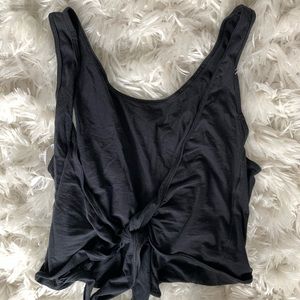 Like new lululemon black size 6 tie back cropped tank